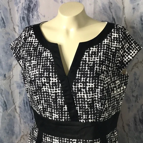 NWT Liz Claiborne sleeveless fitted dress V-neck Cotton Spandex - Picture 6 of 13